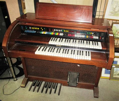 Adding a Touch of Magic: The Lowrey Organ Magic Genie's Special Effects and Filters